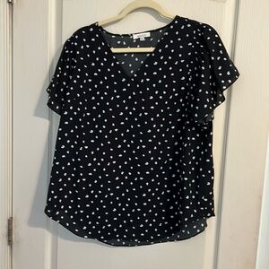Black/White short sleeve blouse